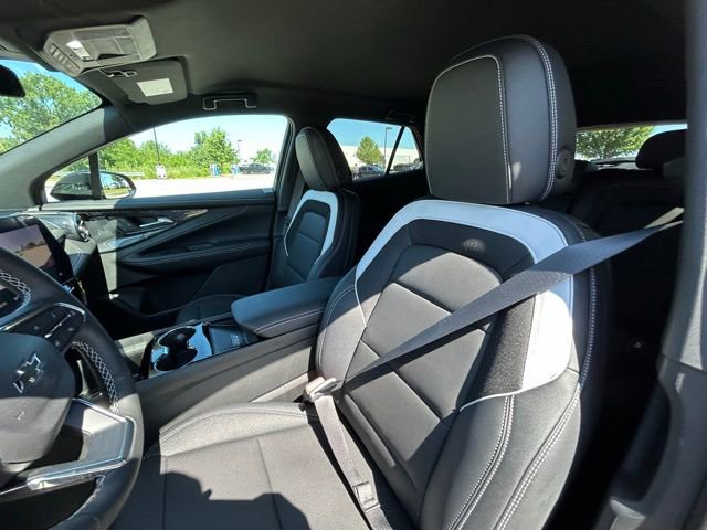 New 2025 Chevrolet Blazer EV LT AWD/4WD image 30