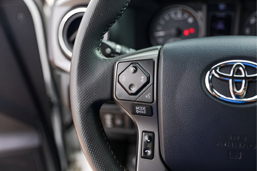 Used 2018 Toyota Tacoma TRD Pro AWD/4WD image 16