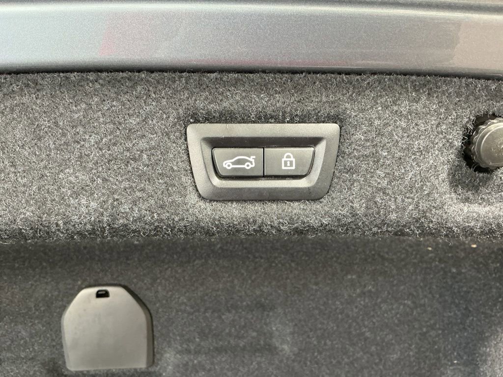 Used 2018 BMW 530e w/ Premium Package 2 image 29