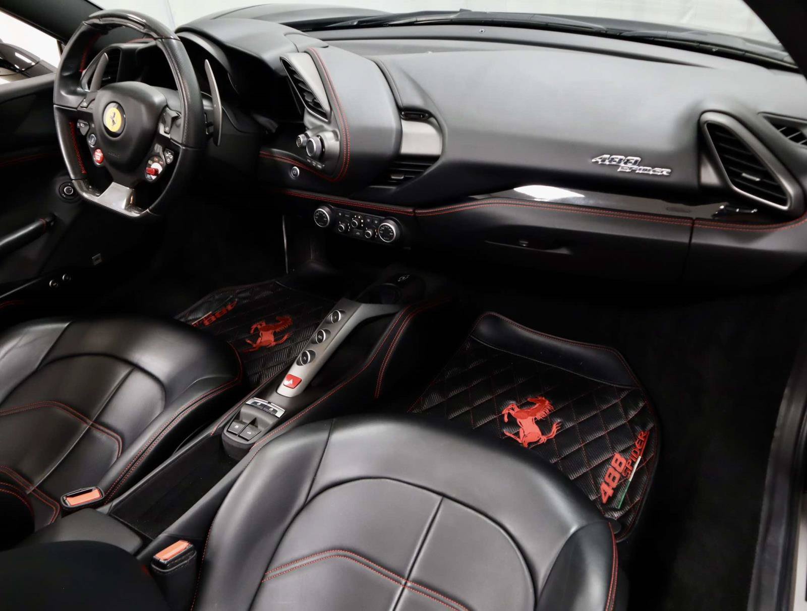 Used 2019 Ferrari 488 Spider RWD image 17