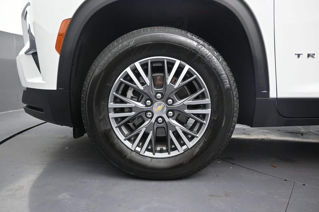 Used 2026 Chevrolet Traverse LT FWD image 10