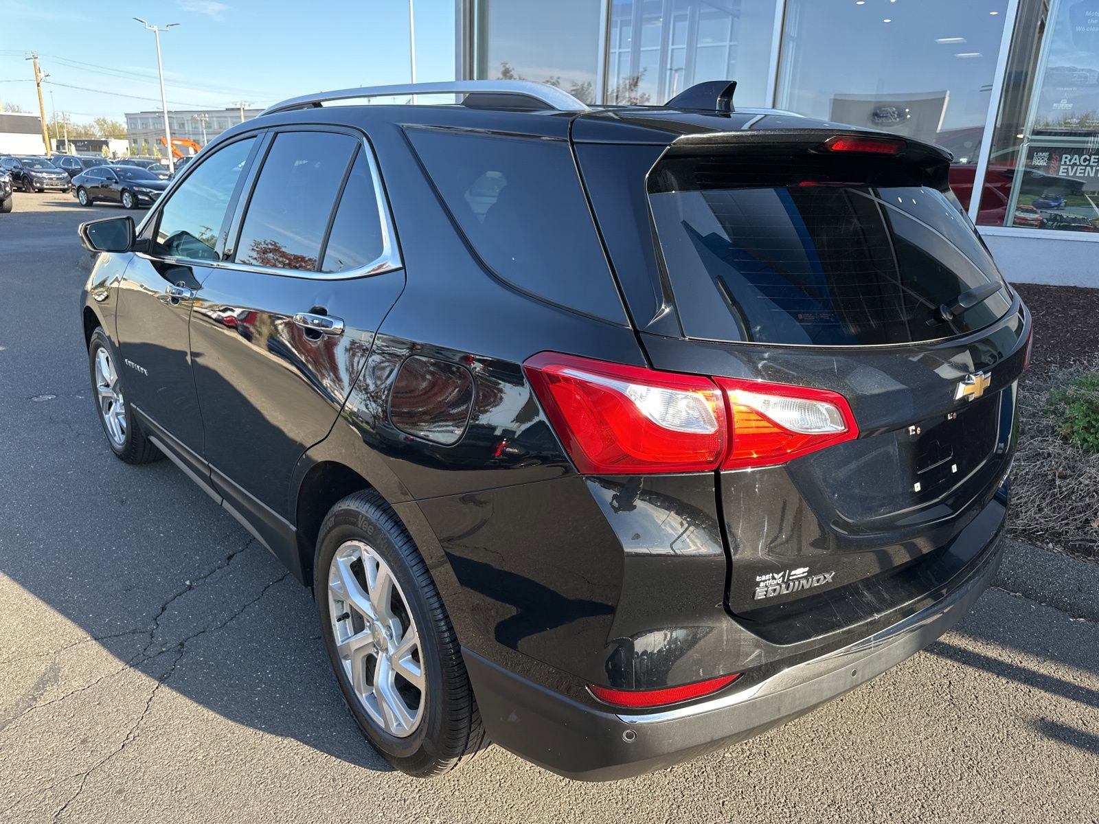 Used 2018 Chevrolet Equinox Premier w/ Infotainment II Package AWD/4WD image 7
