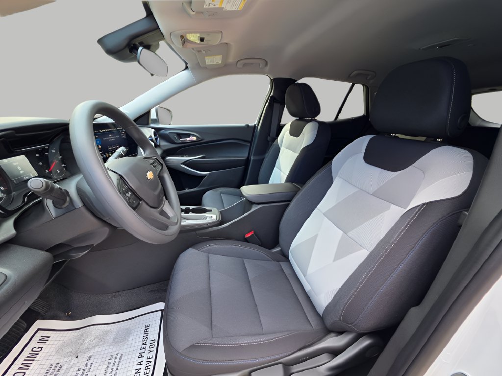 New 2026 Chevrolet Trax LS w/ LS Convenience Package FWD image 16