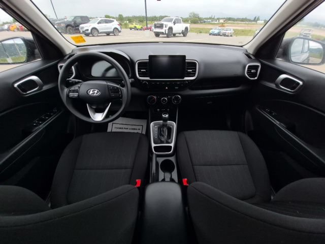 Used 2025 Hyundai Venue SE FWD image 20