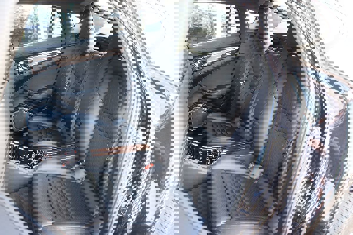 Used 2017 Porsche Panamera 4S w/ Sport Chrono Package image 51