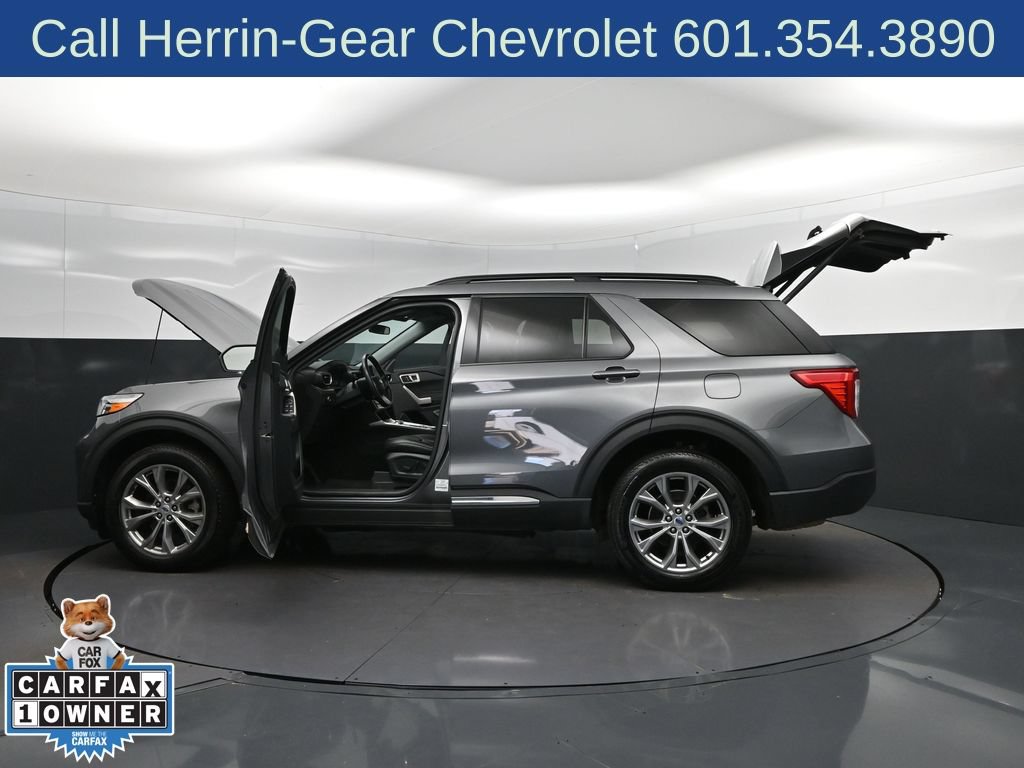 Used 2023 Ford Explorer XLT w/ Equipment Group 202A AWD/4WD image 46