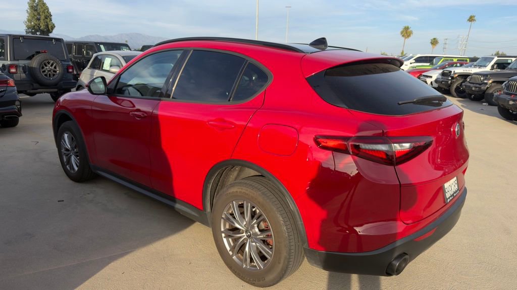 Used 2023 Alfa Romeo Stelvio Sprint RWD image 5