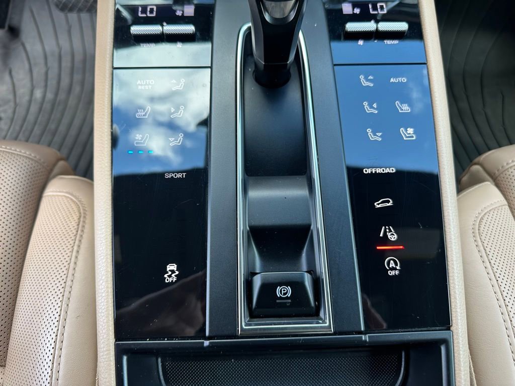 Certified 2024 Porsche Macan image 26