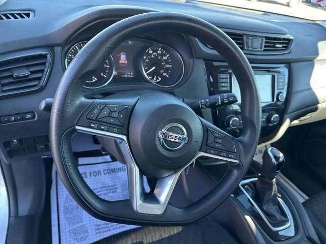 Used 2018 Nissan Rogue S image 11