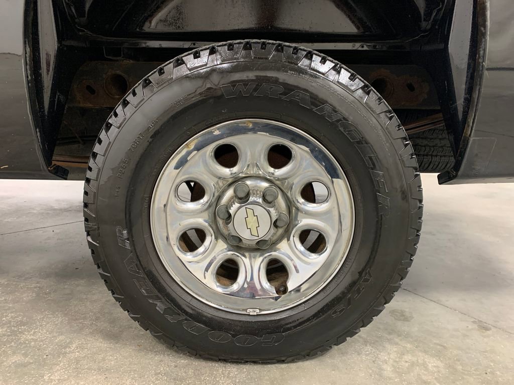 Used 2011 Chevrolet Silverado 1500 W/T w/ LS Package AWD/4WD image 4