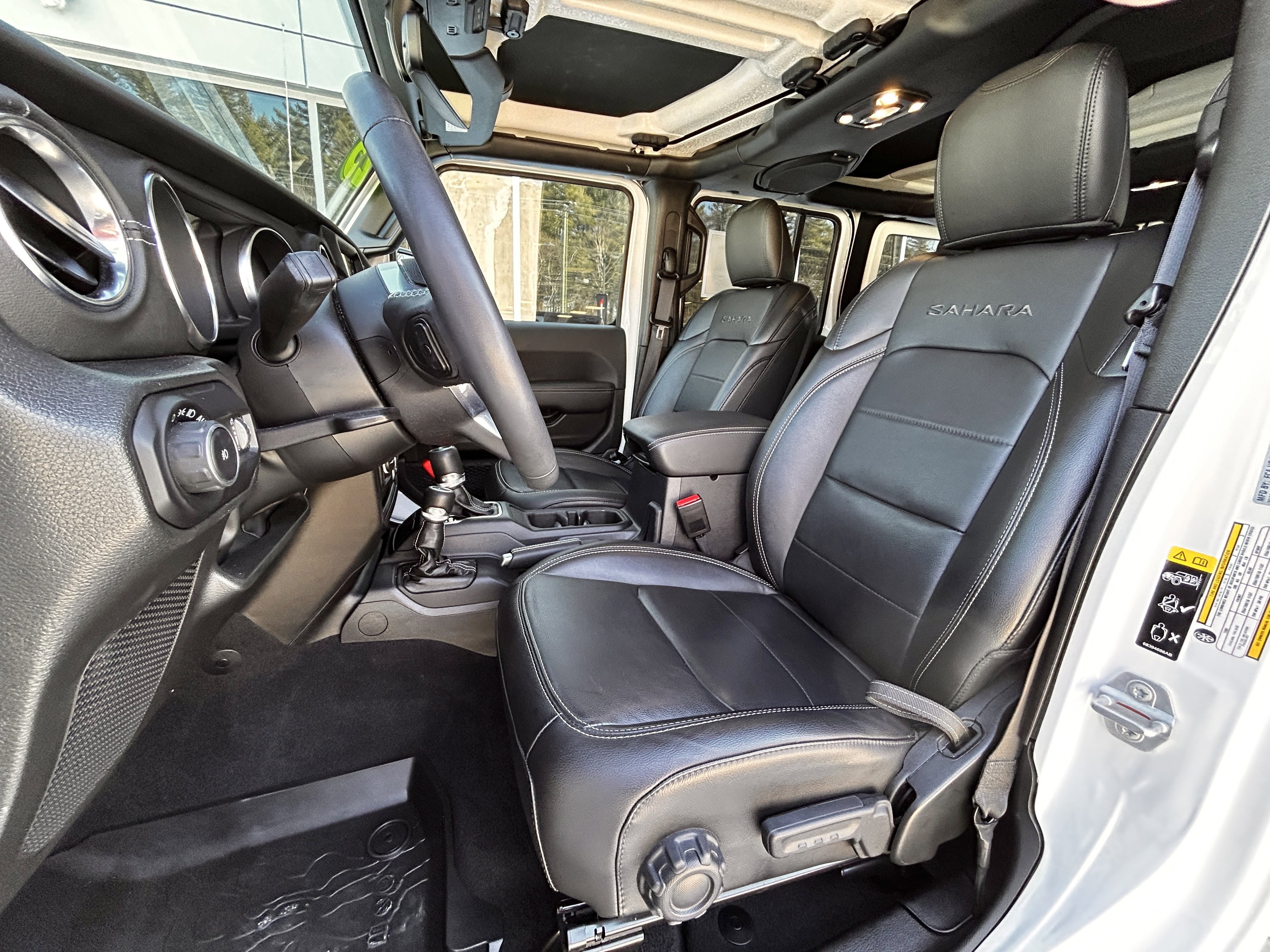 Used 2023 Jeep Wrangler Unlimited Sahara w/ Cold Weather Group AWD/4WD image 22