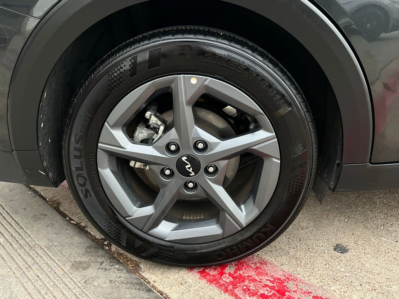 Used 2025 Kia K4 LXS image 9