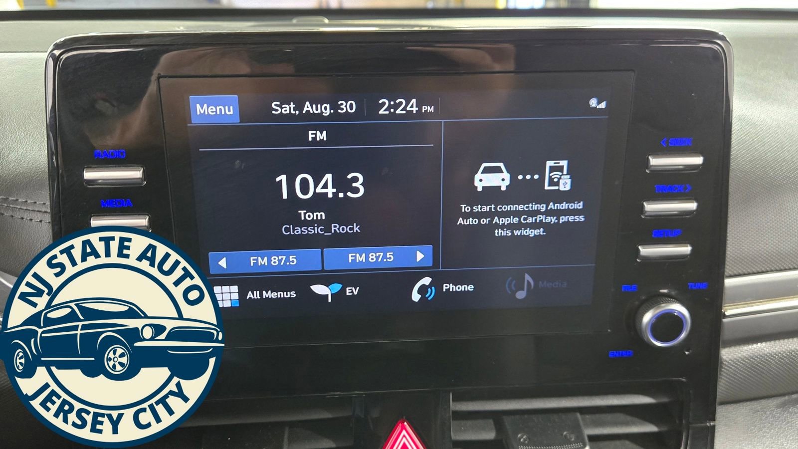 Used 2021 Hyundai Ioniq SE FWD image 13