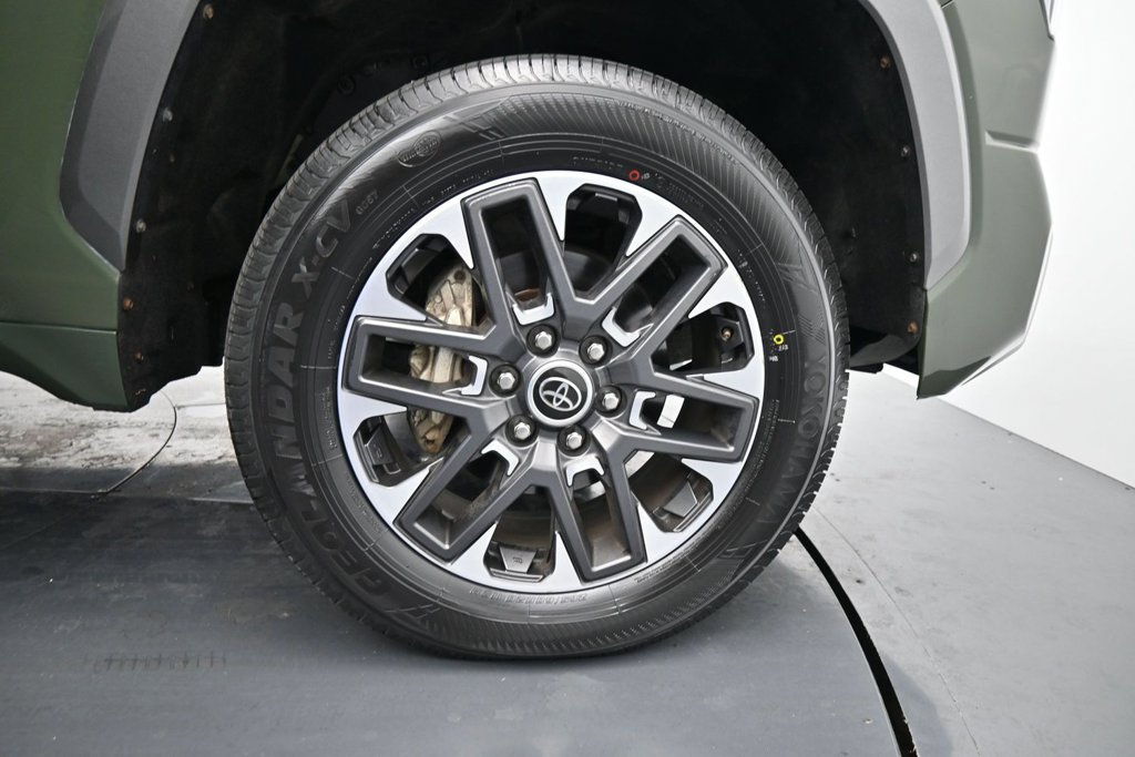 Used 2022 Toyota Tundra Limited AWD/4WD image 11