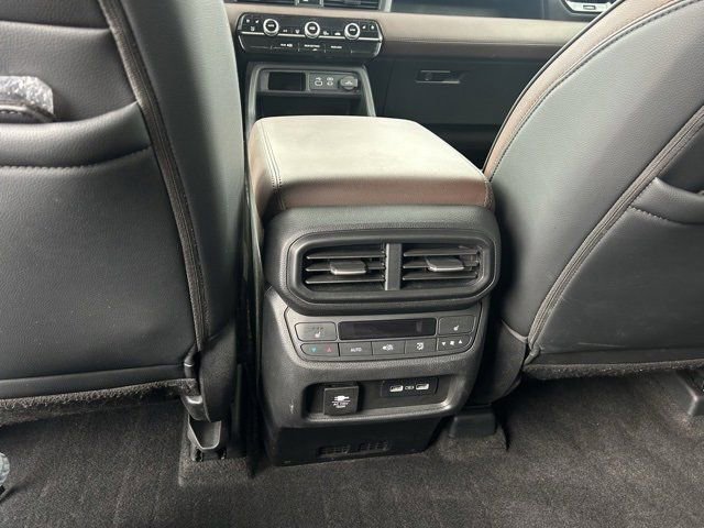 Used 2023 Honda Pilot Elite image 9