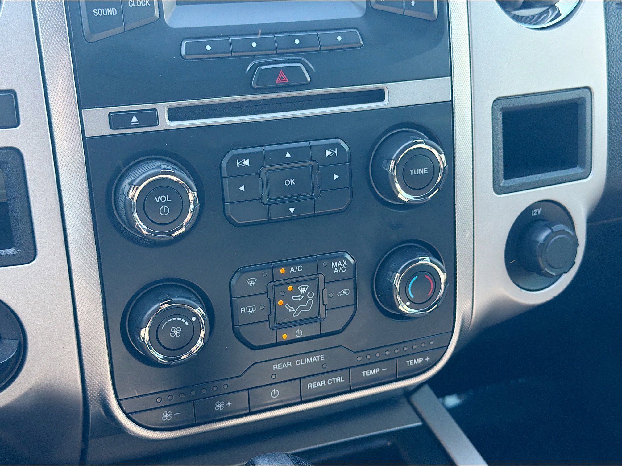 Used 2017 Ford Expedition EL XLT image 31