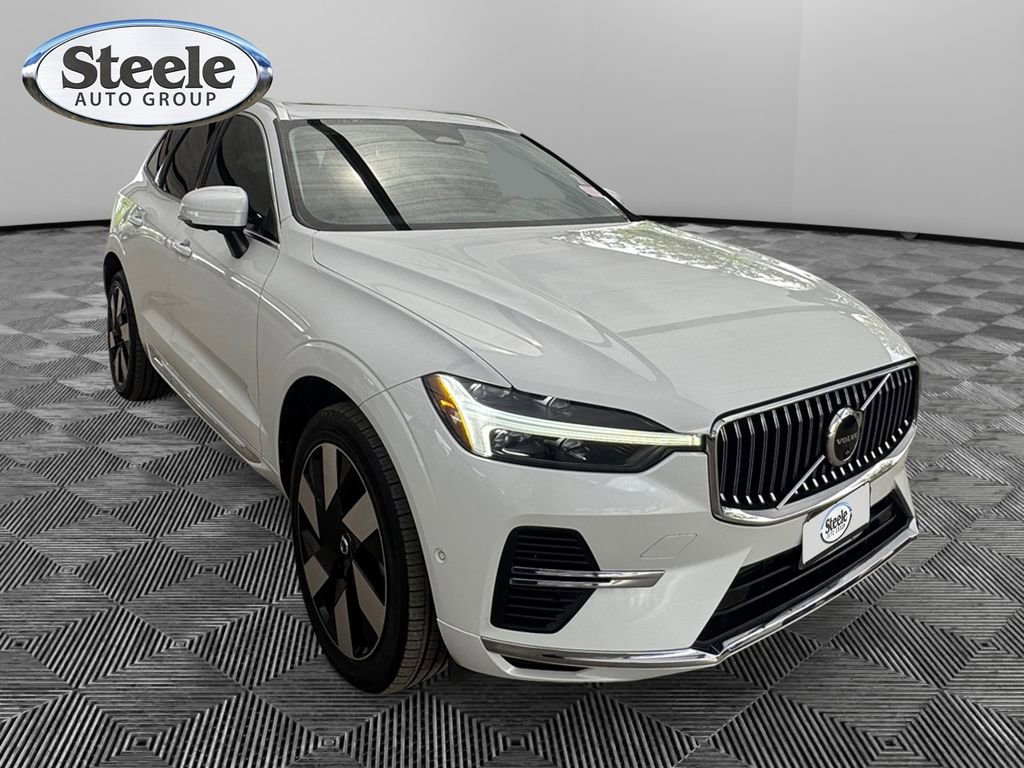 Used 2023 Volvo XC60 T8 Plus AWD/4WD image 7