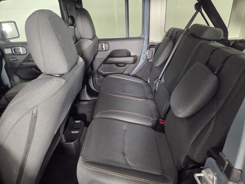 Used 2025 Jeep Wrangler Sahara w/ Safety Group image 24