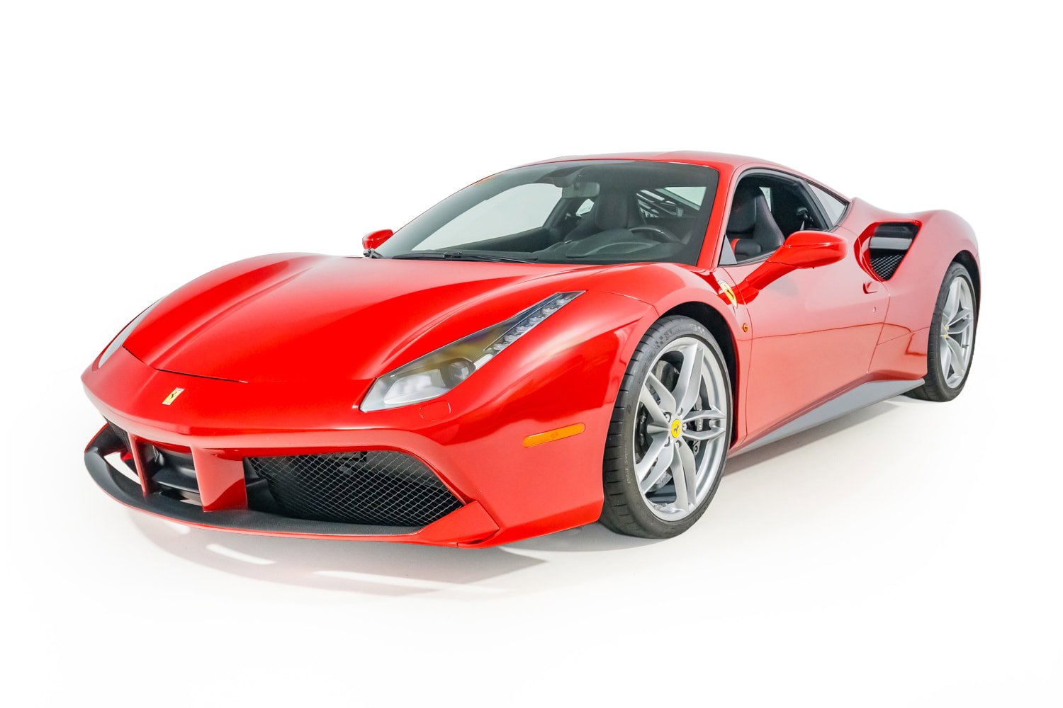 Used 2018 Ferrari 488 GTB RWD image 2