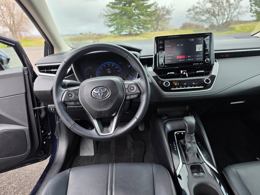 Used 2022 Toyota Corolla XLE w/ Carpet Mat Package (TMS) image 11