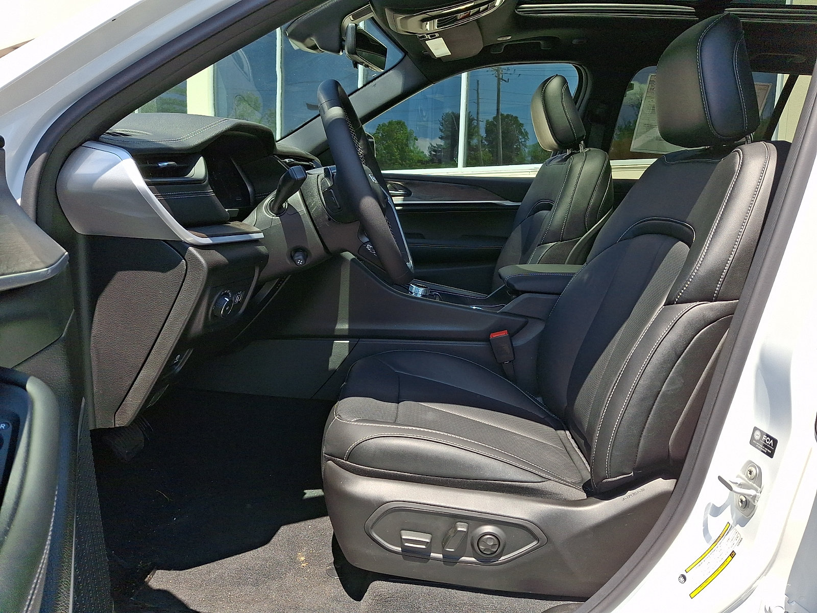 New 2026 Jeep Grand Cherokee Limited AWD/4WD image 9