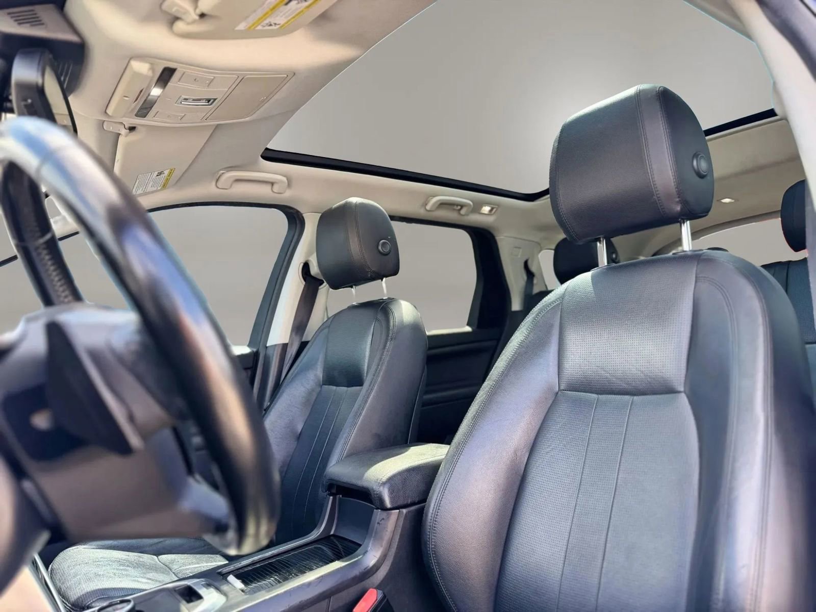 Used 2018 Land Rover Discovery Sport HSE image 12