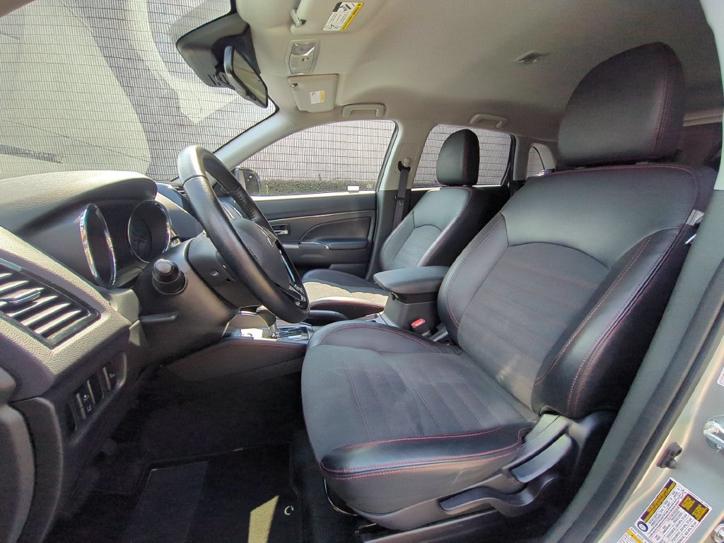 Used 2025 Mitsubishi Outlander Sport SE AWD/4WD image 24