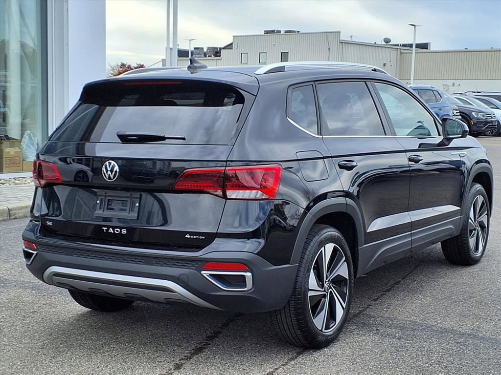 Certified 2024 Volkswagen Taos SE image 7