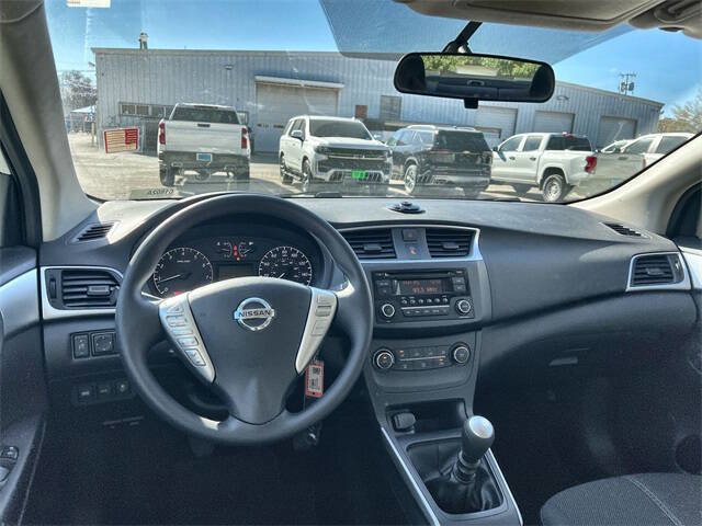 Used 2017 Nissan Sentra S image 10