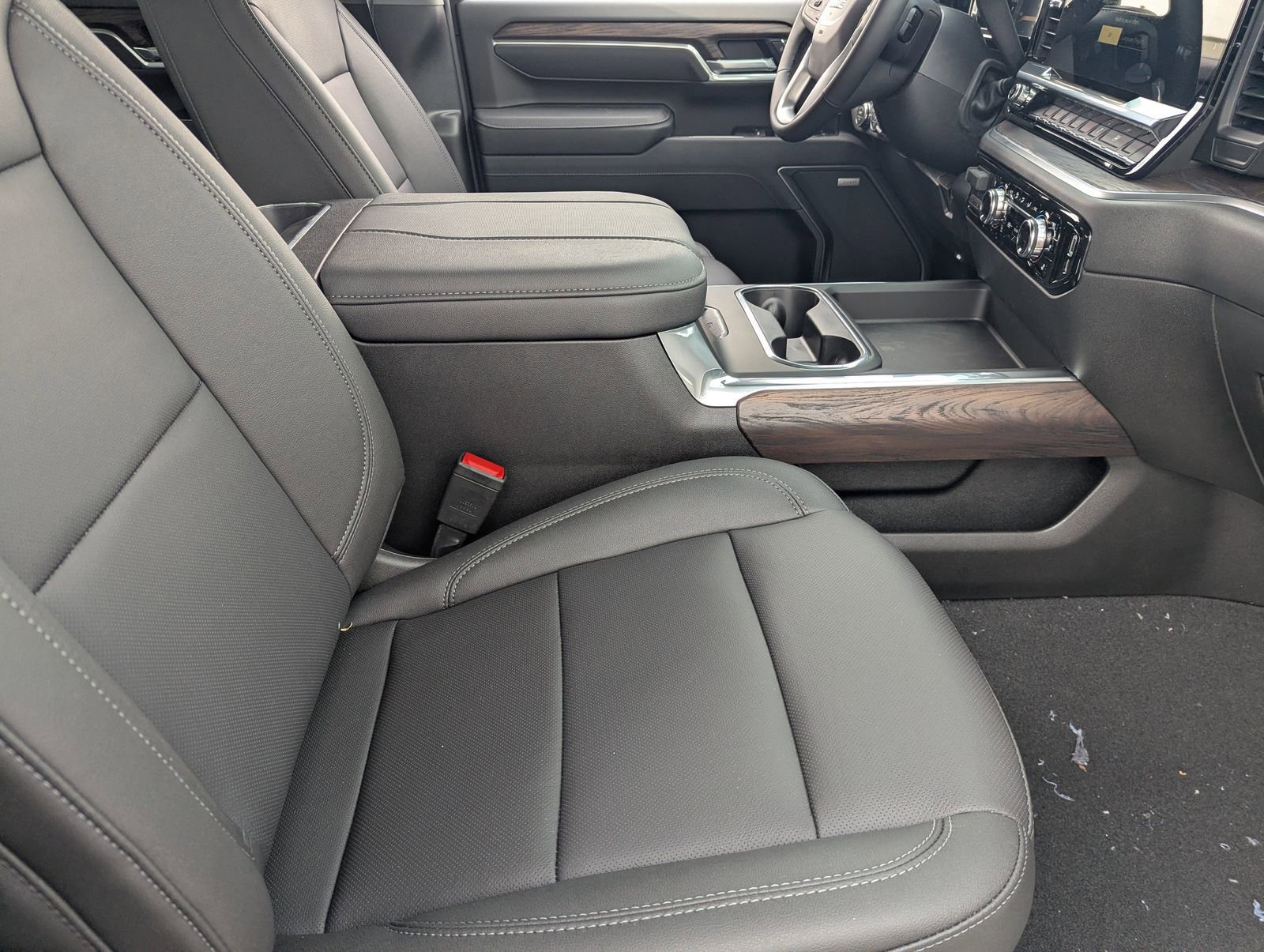 New 2026 GMC Sierra 3500 SLT w/ SLT Convenience Package image 13