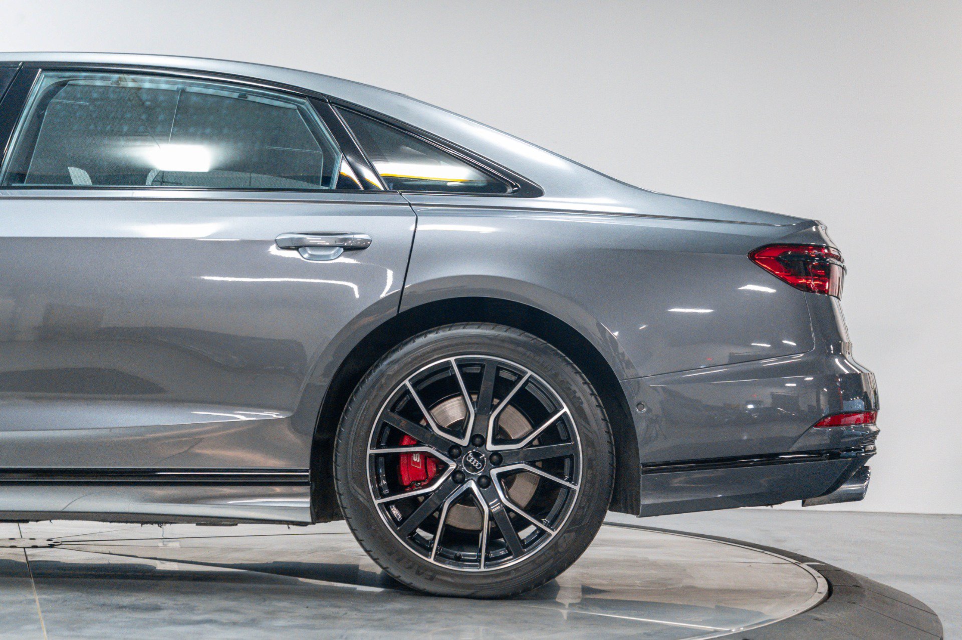 Used 2020 Audi S8 L AWD/4WD image 60