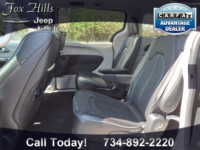 Used 2019 Chrysler Pacifica Limited FWD image 12