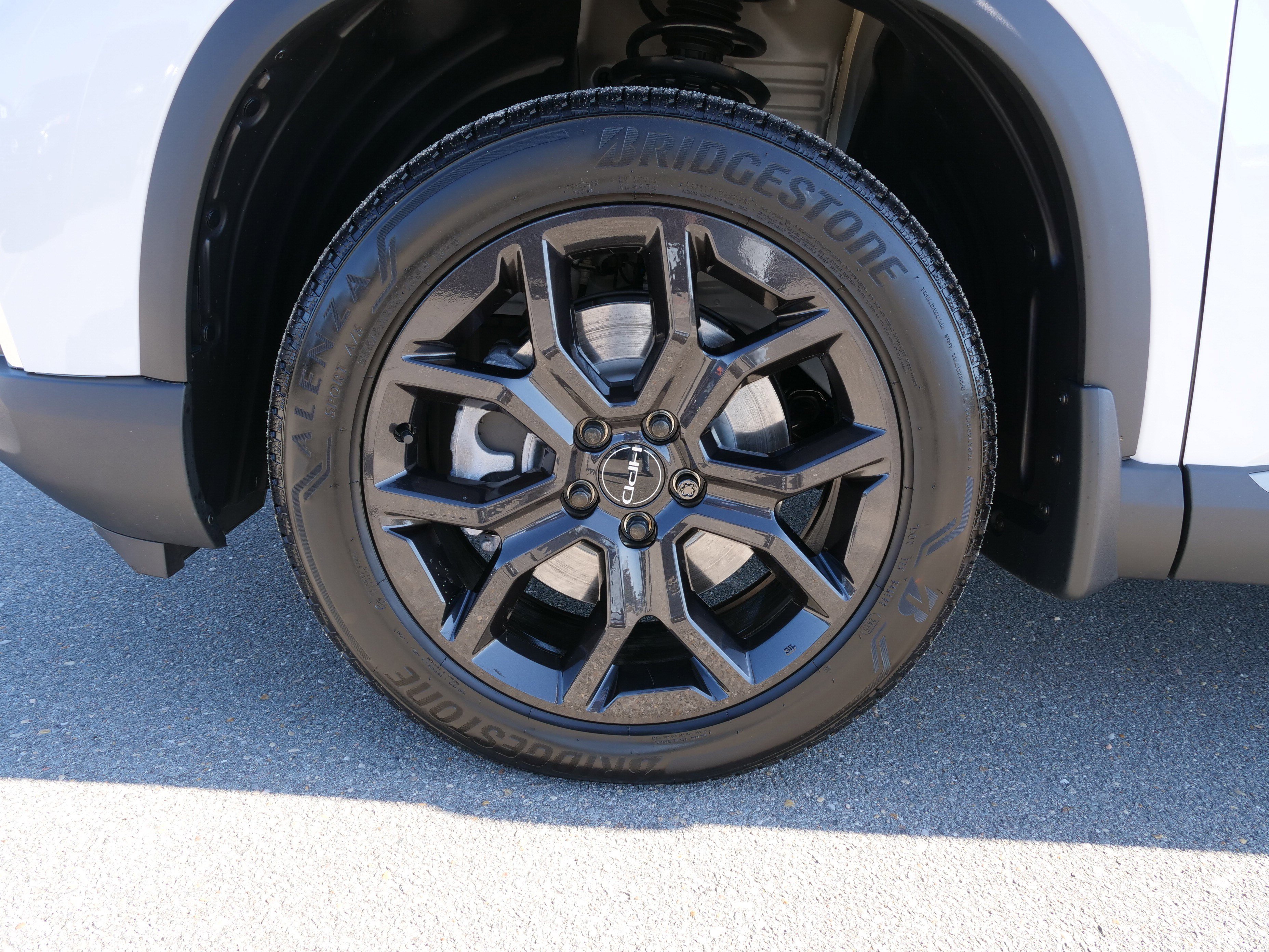 Used 2025 Honda Pilot Touring image 13