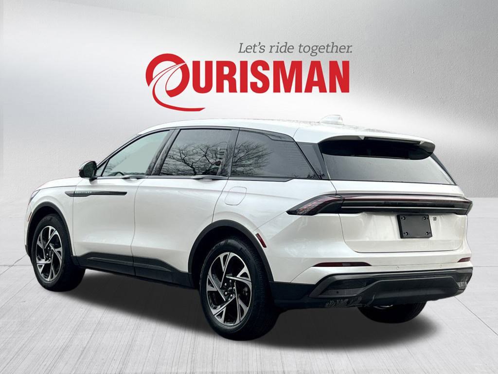 Used 2025 Lincoln Nautilus Premier w/ Equipment Group 102A image 4