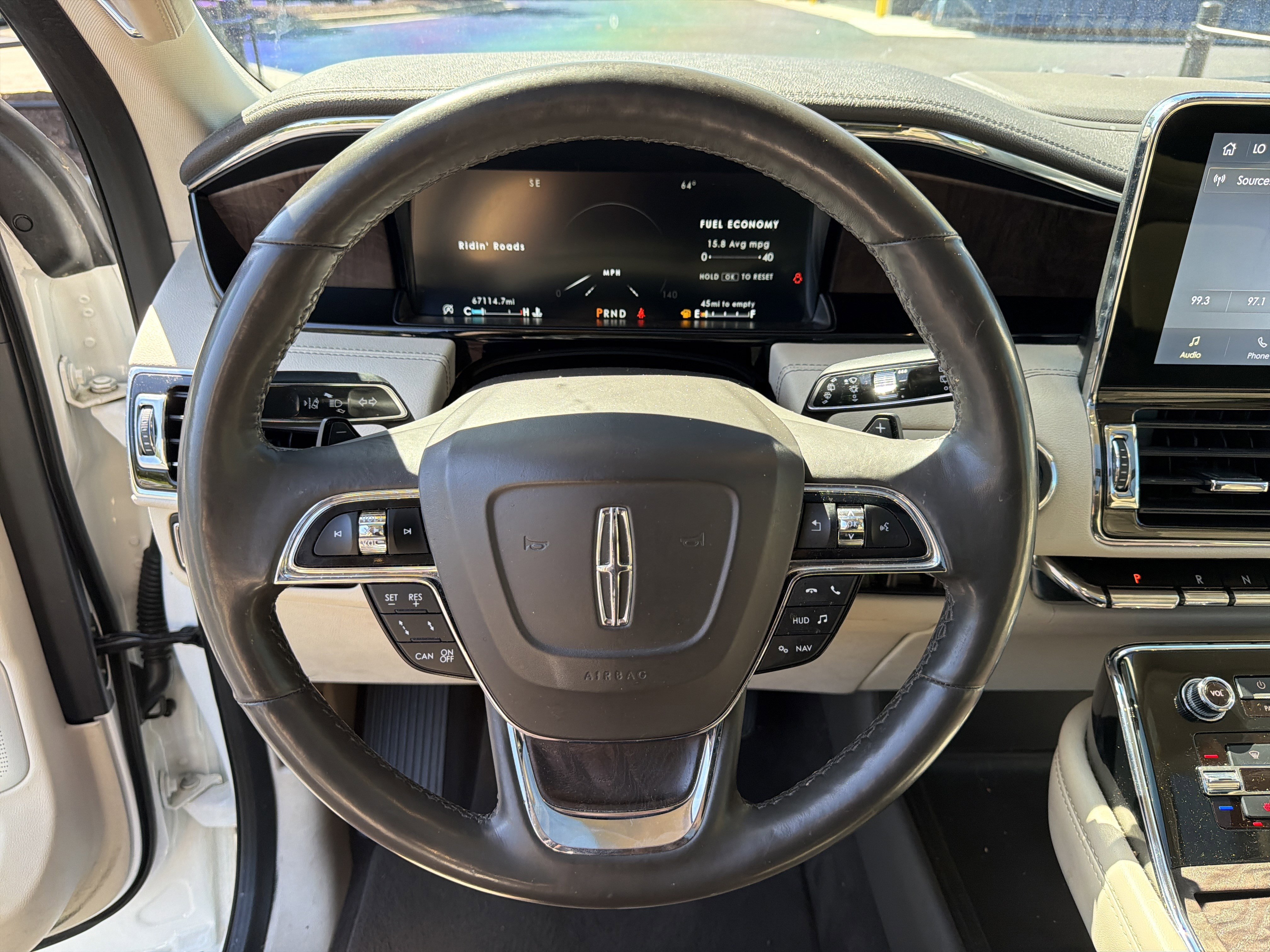 Used 2020 Lincoln Navigator L Reserve w/ Luxury Package RWD image 20
