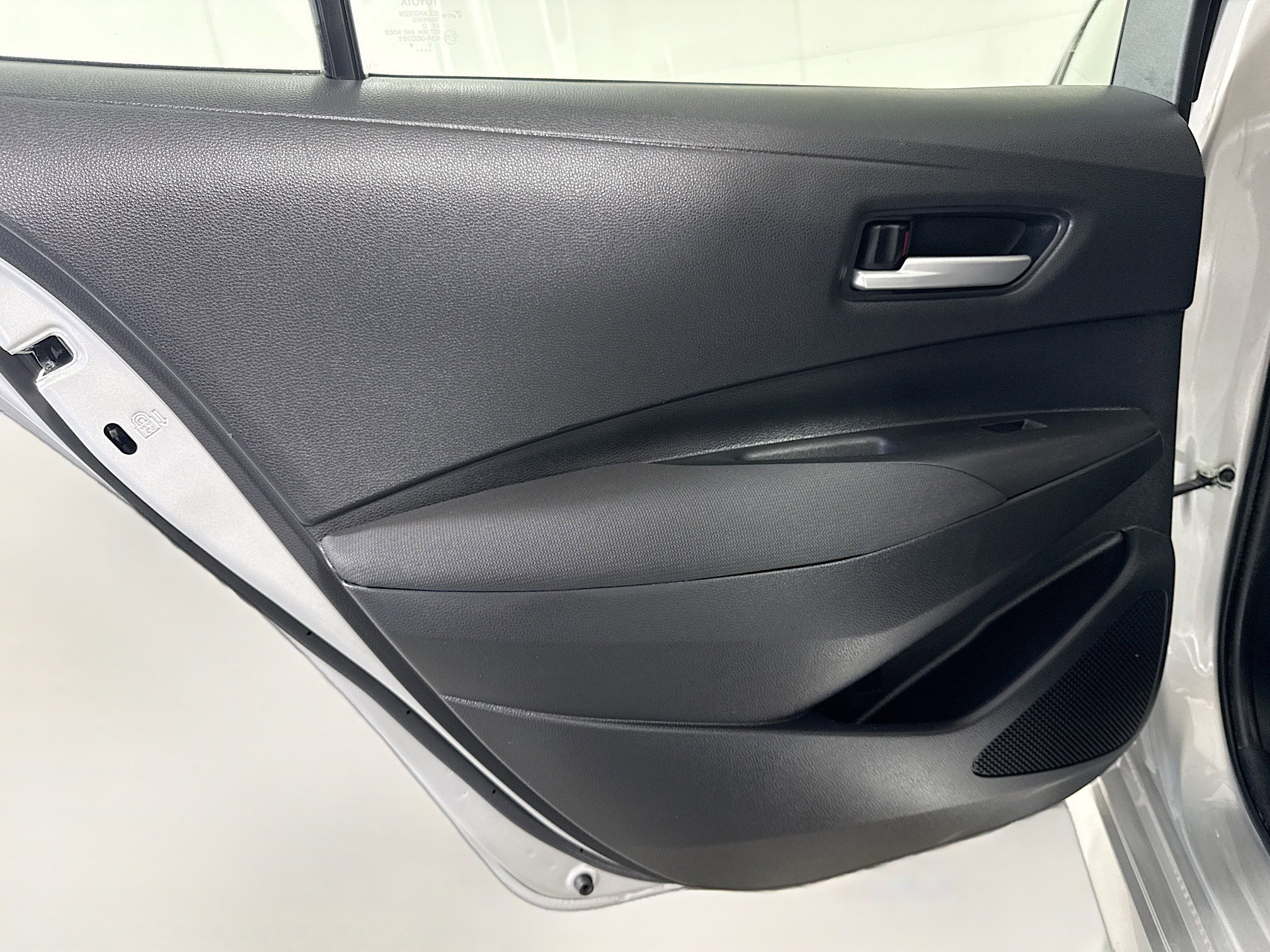 Used 2021 Toyota Corolla LE FWD image 25