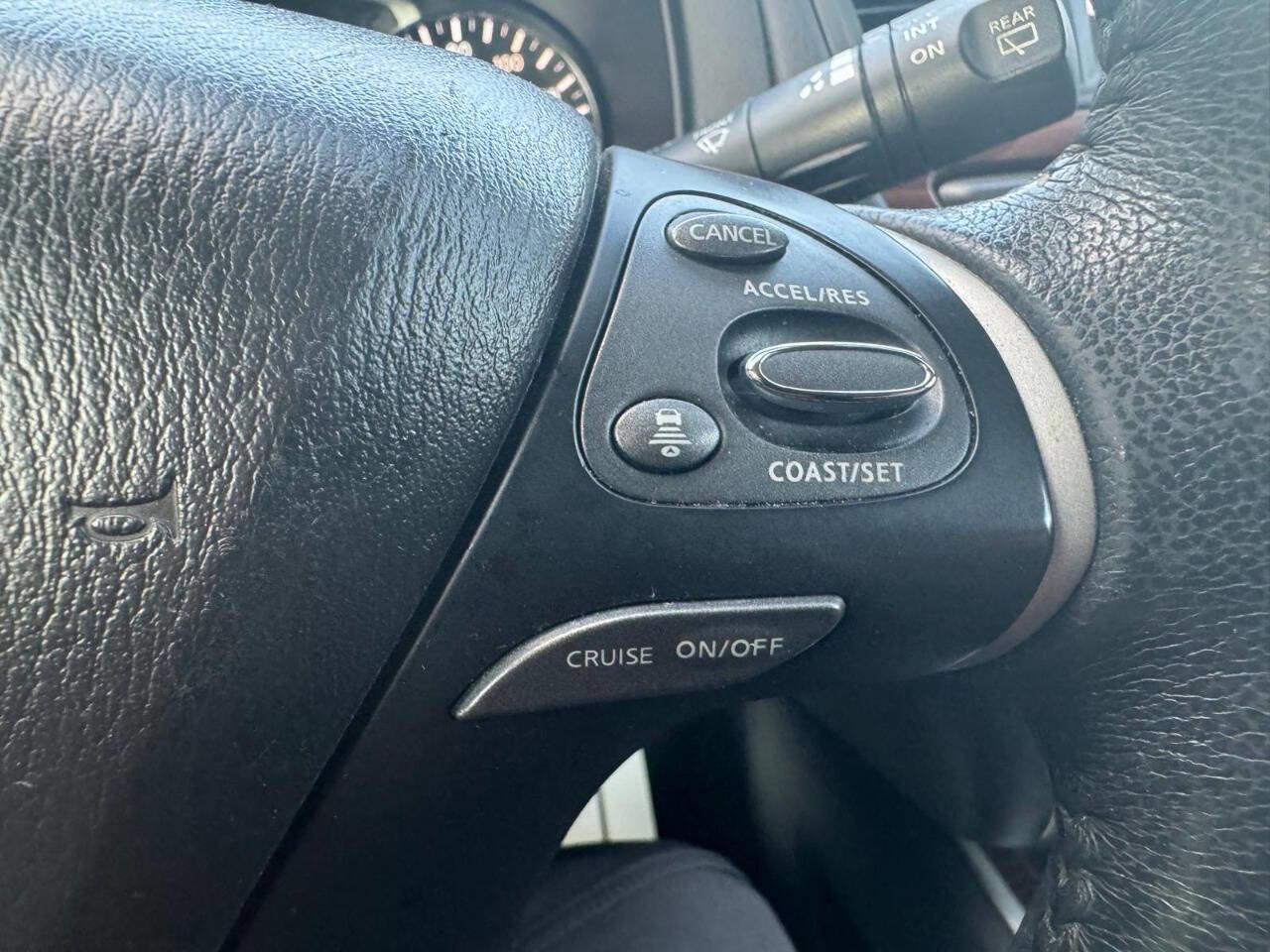 Used 2017 Nissan Pathfinder Platinum w/ Family Entertainment Package image 17