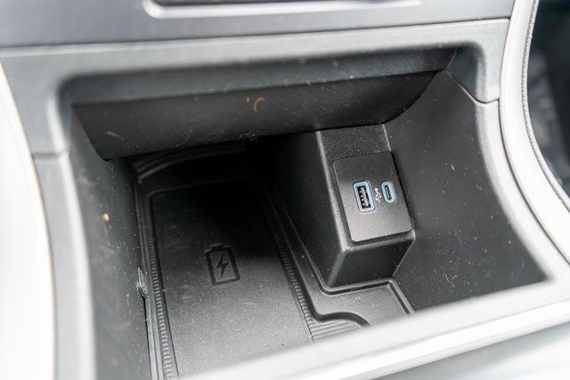 Used 2022 Ford Edge ST-Line w/ Cold Weather Package AWD/4WD image 28