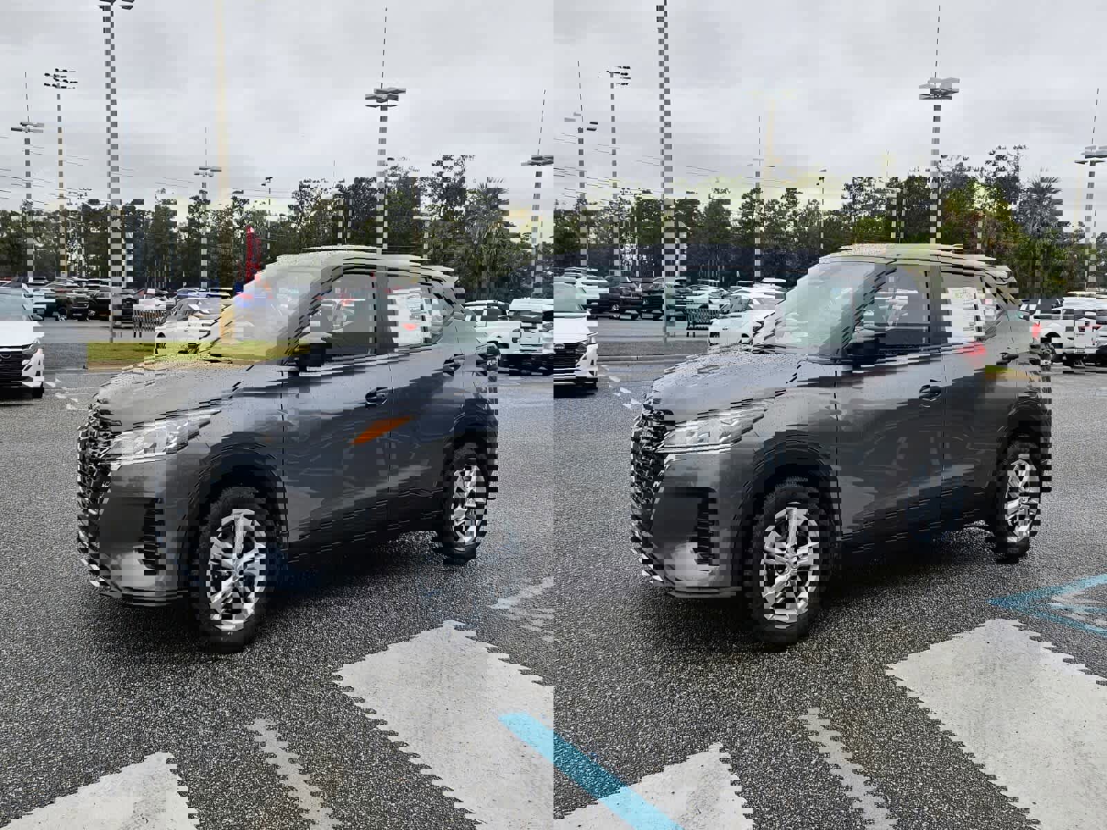 New 2025 Nissan Kicks Play S image 2