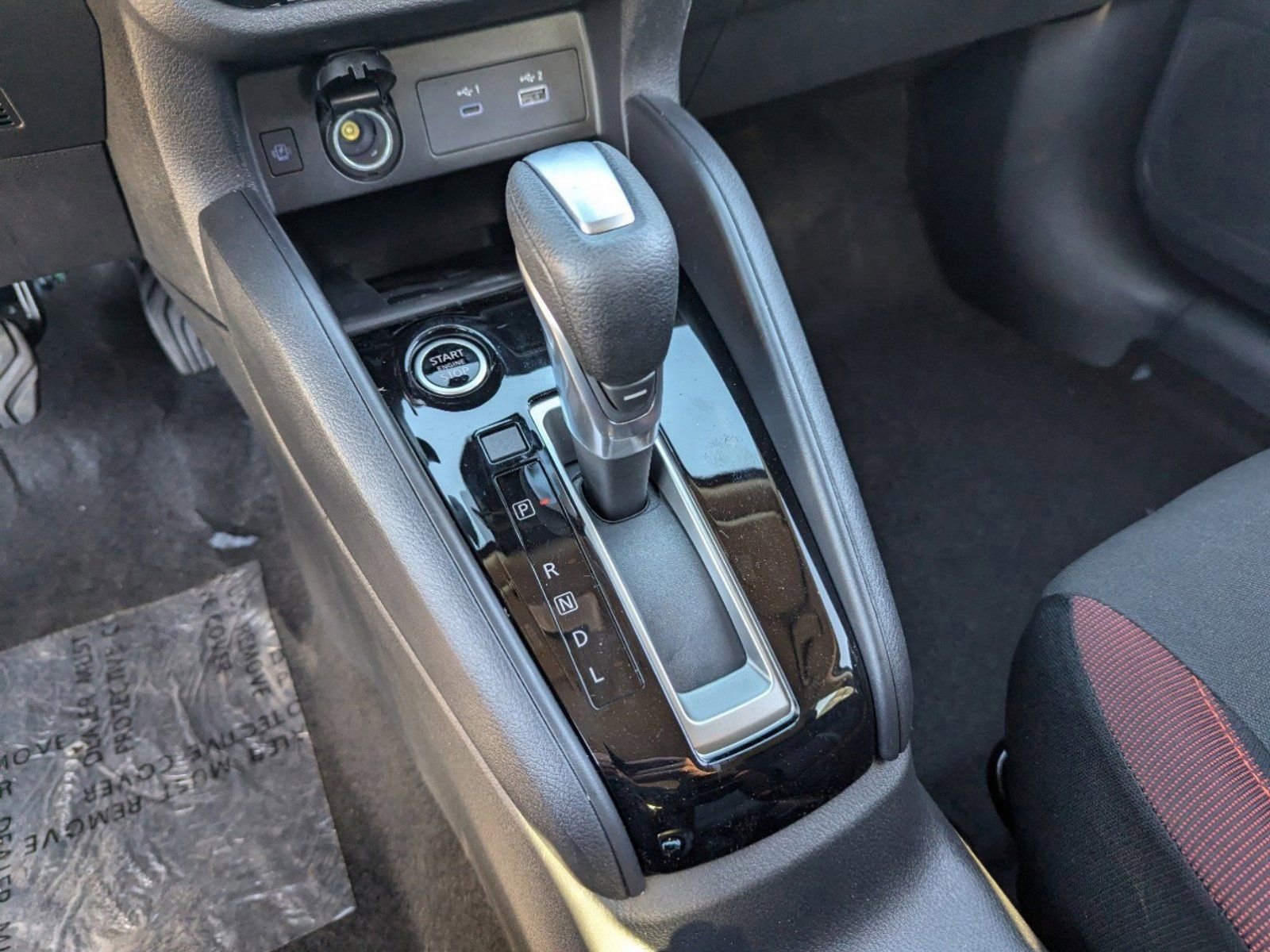 New 2025 Nissan Versa SR w/ Trunk Package FWD image 17