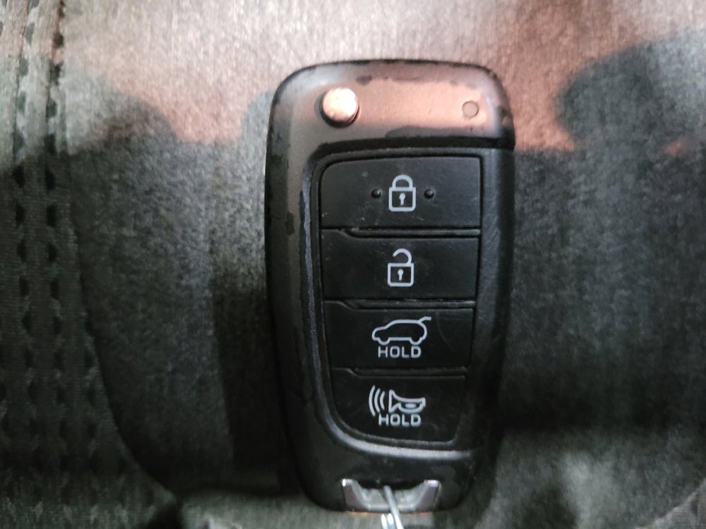 Used 2019 Hyundai Santa Fe SE image 32