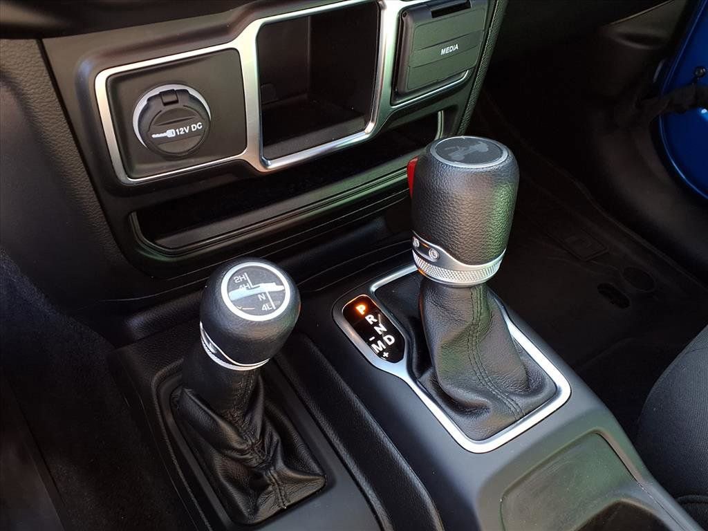 Used 2022 Jeep Wrangler Sport AWD/4WD image 4