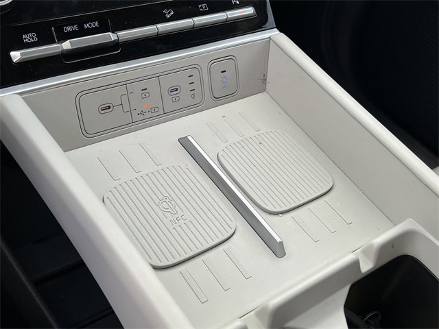 Used 2025 Hyundai Santa Fe Limited image 34