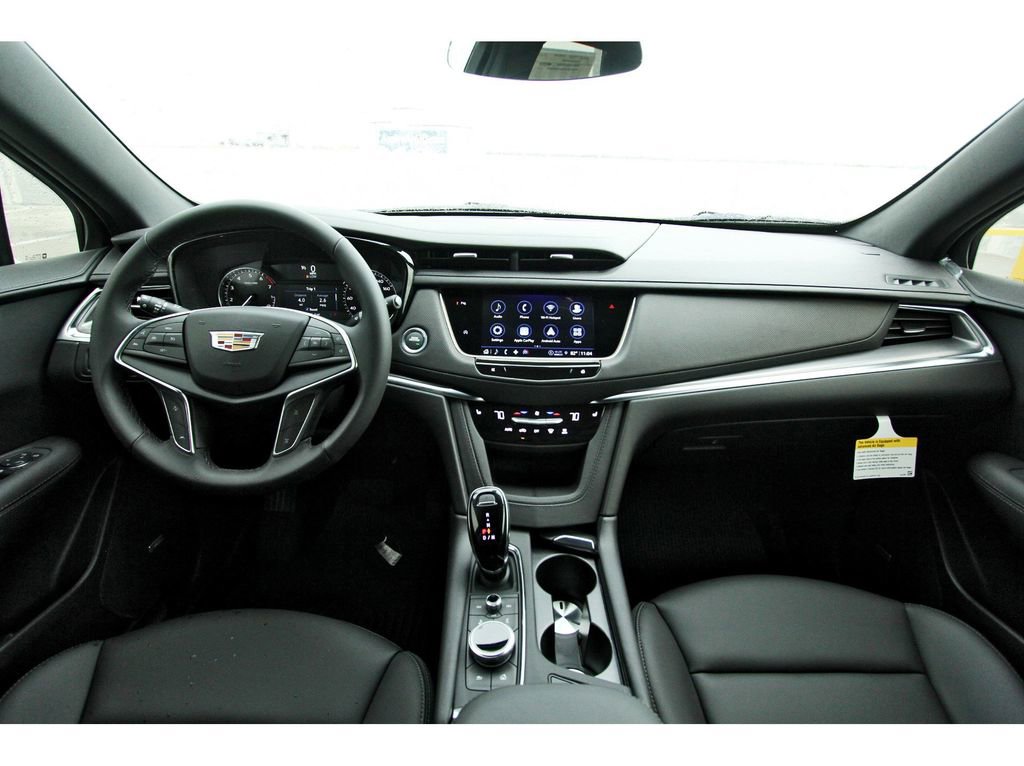 New 2025 Cadillac XT5 Luxury image 9