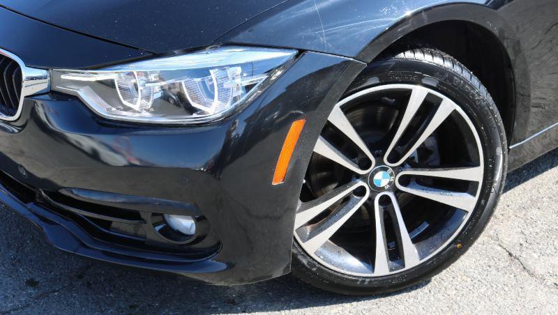 Used 2018 BMW 330i 330i Sedan w/ Premium Package image 4