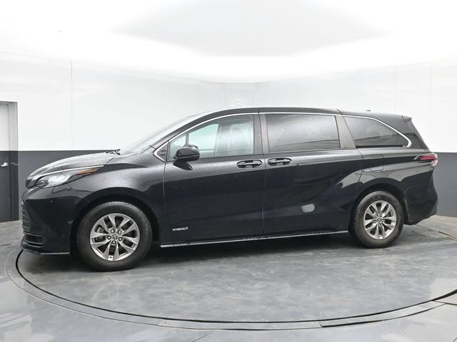 Used 2021 Toyota Sienna LE FWD image 6