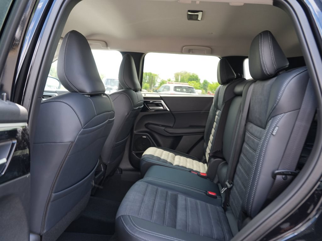 New 2026 Mitsubishi Outlander SE AWD/4WD image 17