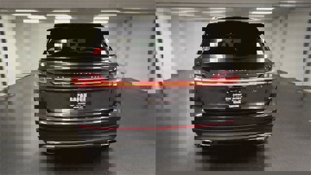 Used 2020 Lincoln Nautilus Reserve w/ Equipment Group 201A image 7