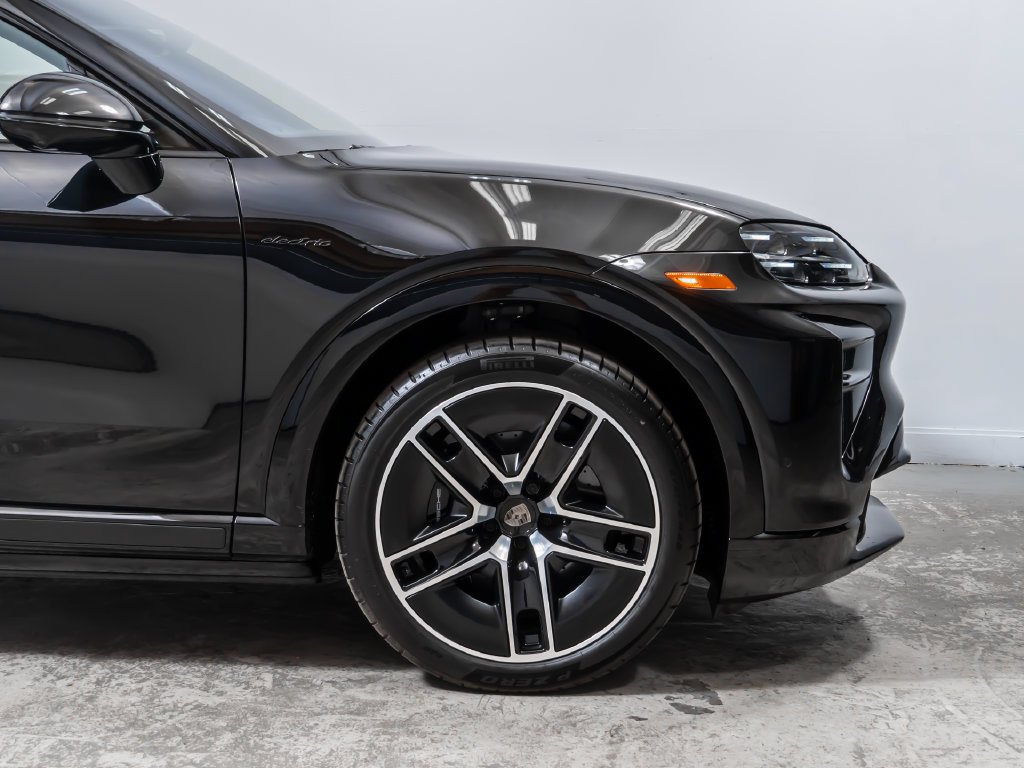 New 2026 Porsche Cayenne Turbo AWD/4WD image 12