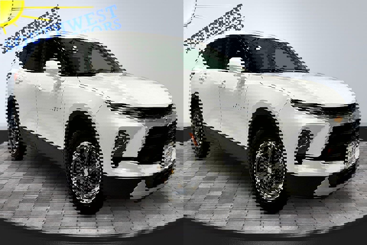 Used 2025 Chevrolet Blazer LT image 3